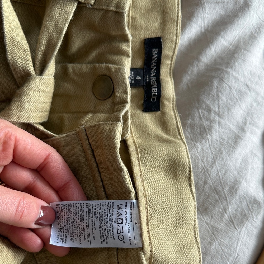 Banana Republic Women’s Cargo Pants - Tan - Picture 6 of 6